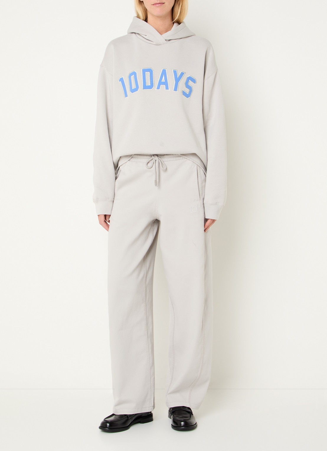 10DAYS Hoodie met logo - voorkant 3 lichtgrijs