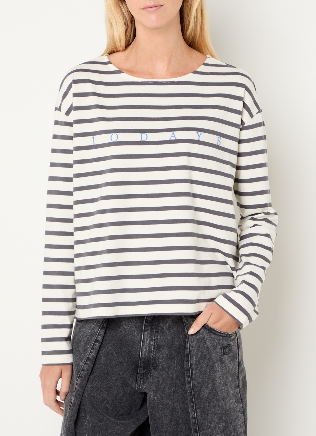 10DAYS Long sleeve met streepprint en boothals - detail gebroken wit