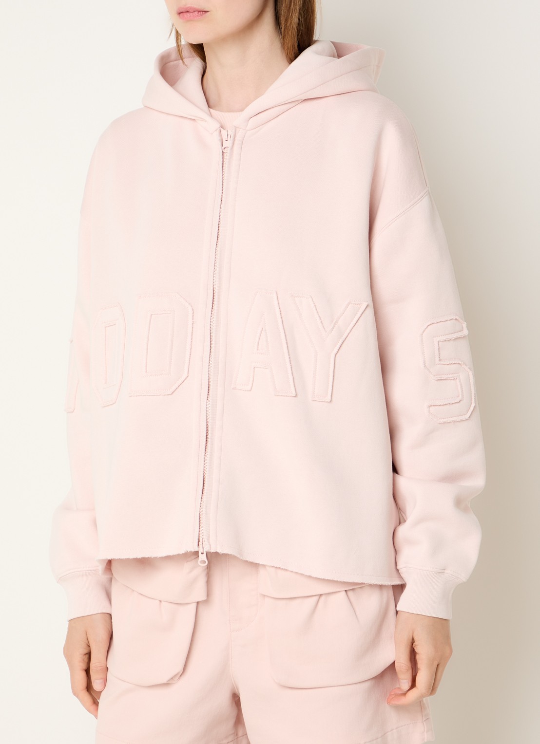 10DAYS Oversized sweatvest met logo - detail 2 lichtroze