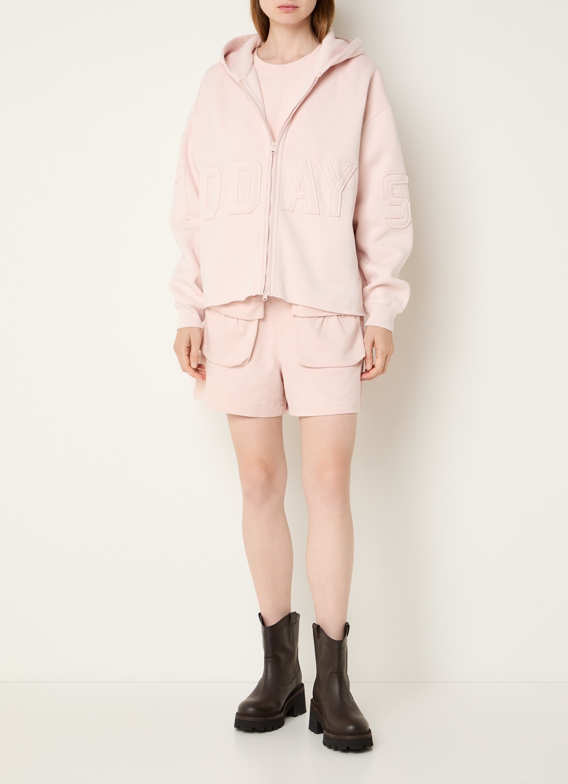 10DAYS Oversized sweatvest met logo - voorkant 5 lichtroze