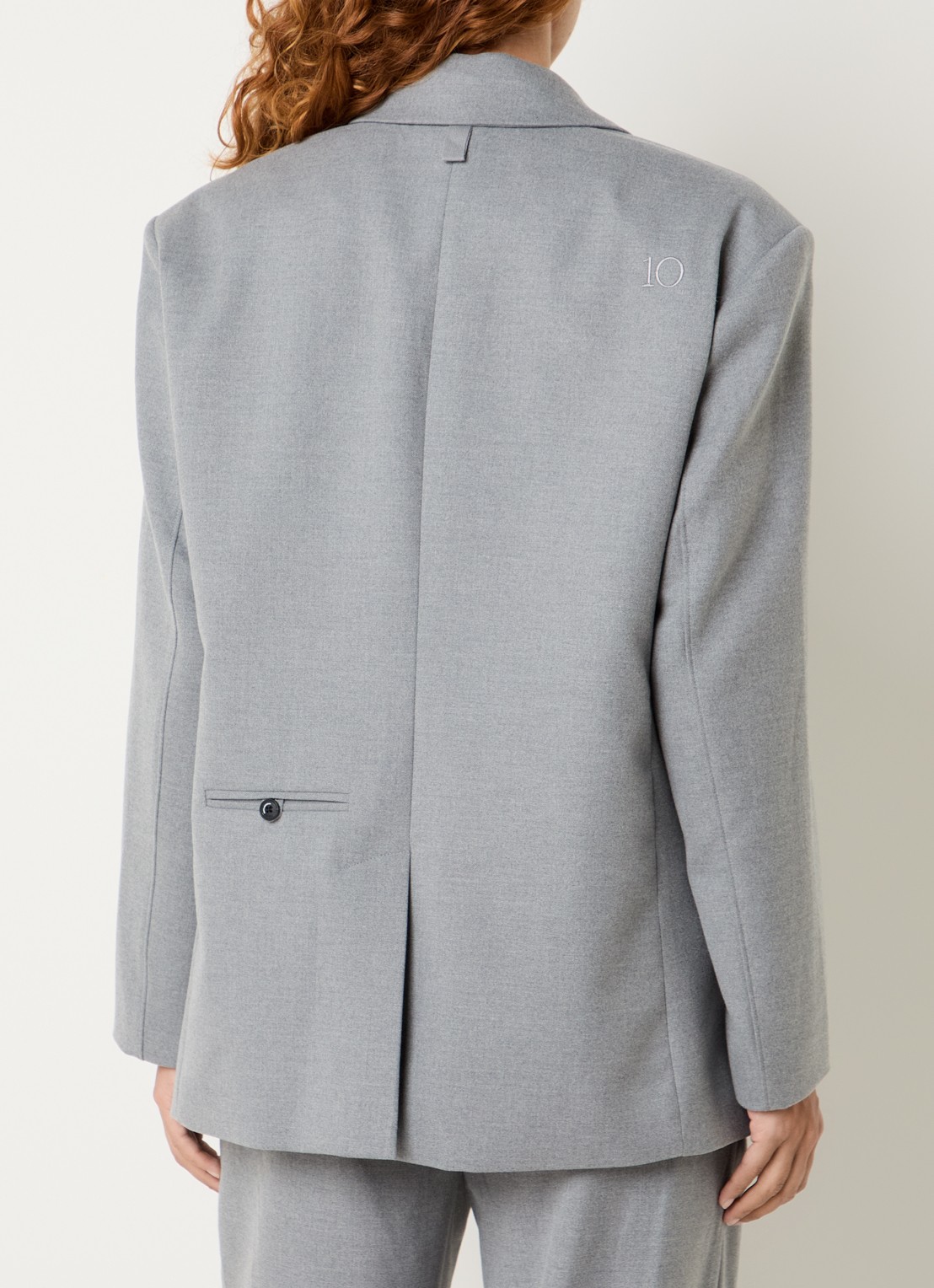 10DAYS Proud double-breasted blazer met klepzakken - achterkant lichtgrijs