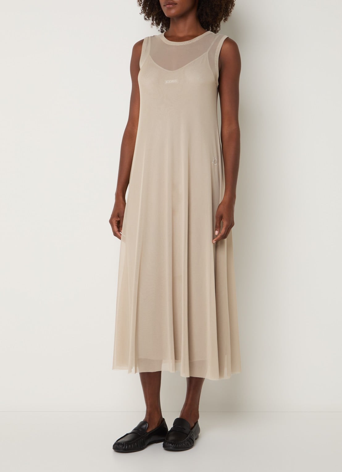 10DAYS Semi-transparante maxi jurk van mesh - detail khaki