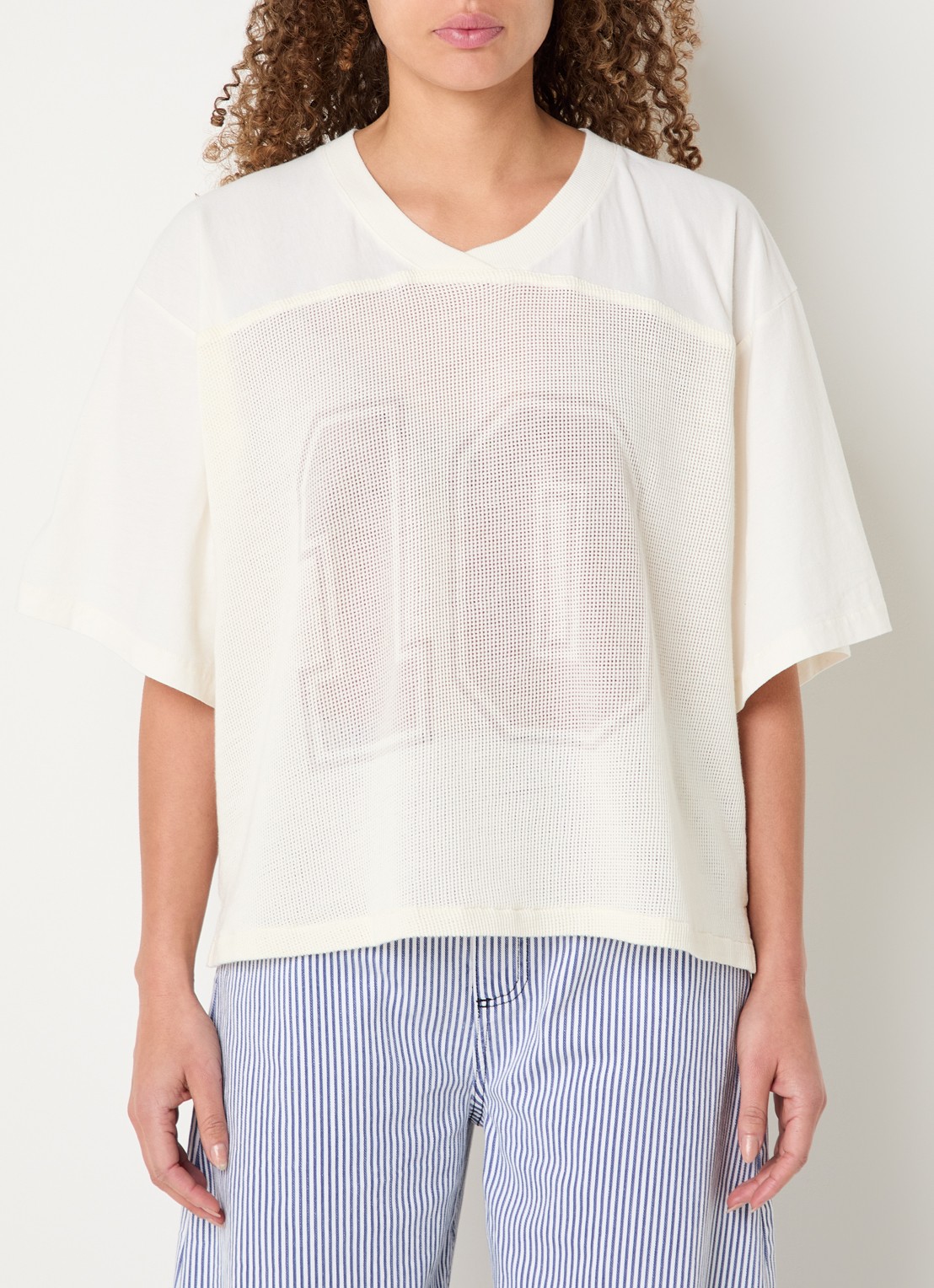10DAYS Semi-transparante T-shirt met logoprint - detail creme