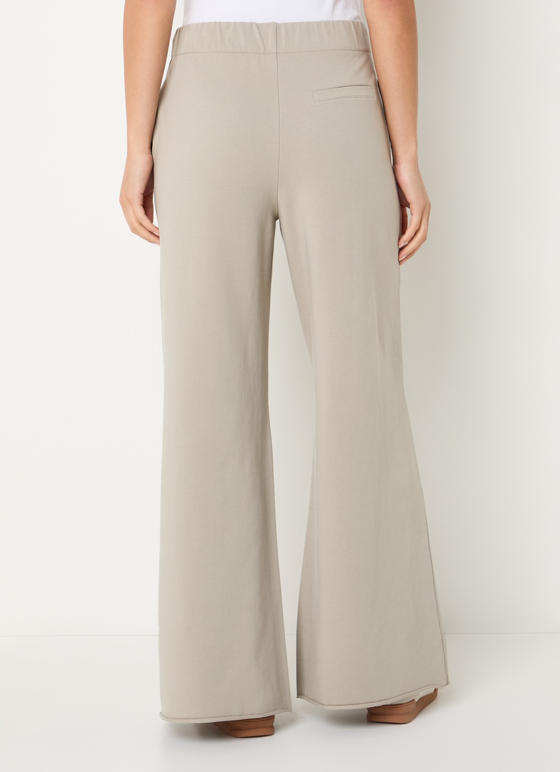 10DAYS Silent high waist wide fit pantalon met steekzakken - achterkant beige