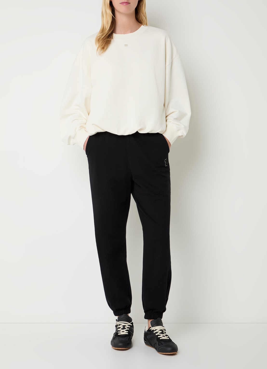 10DAYS Sweater met borduring - voorkant 2 creme