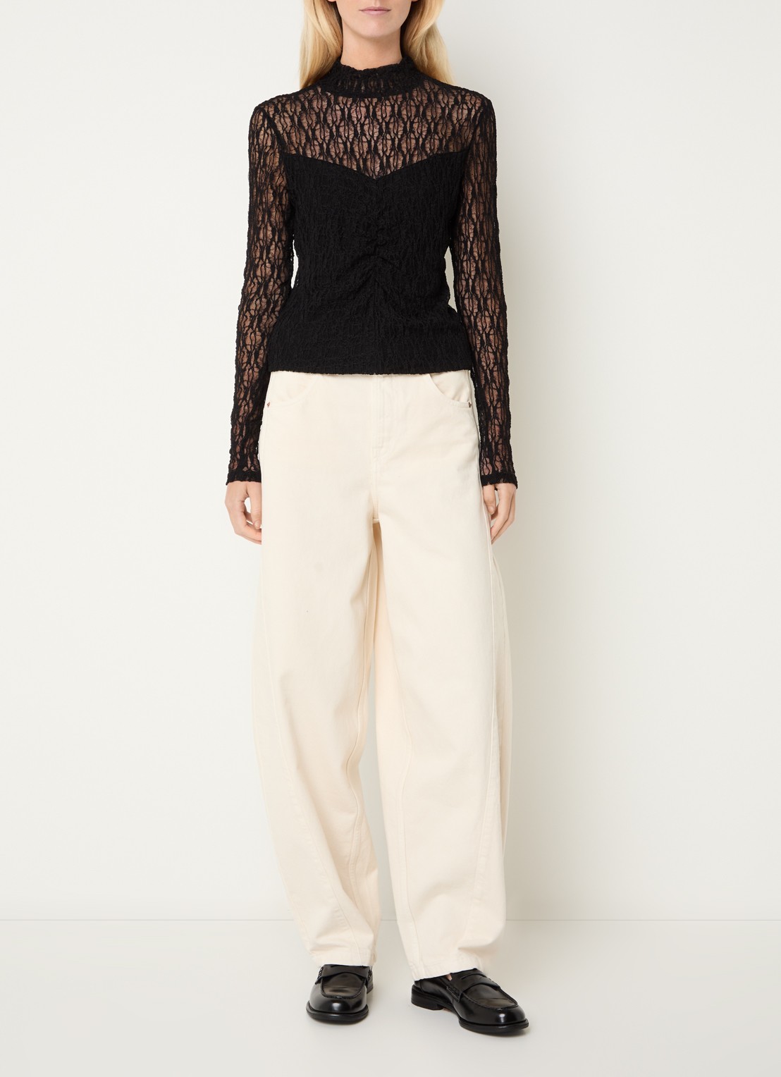 Aaiko Amy semi-transparante top met broderie - voorkant 2 zwart