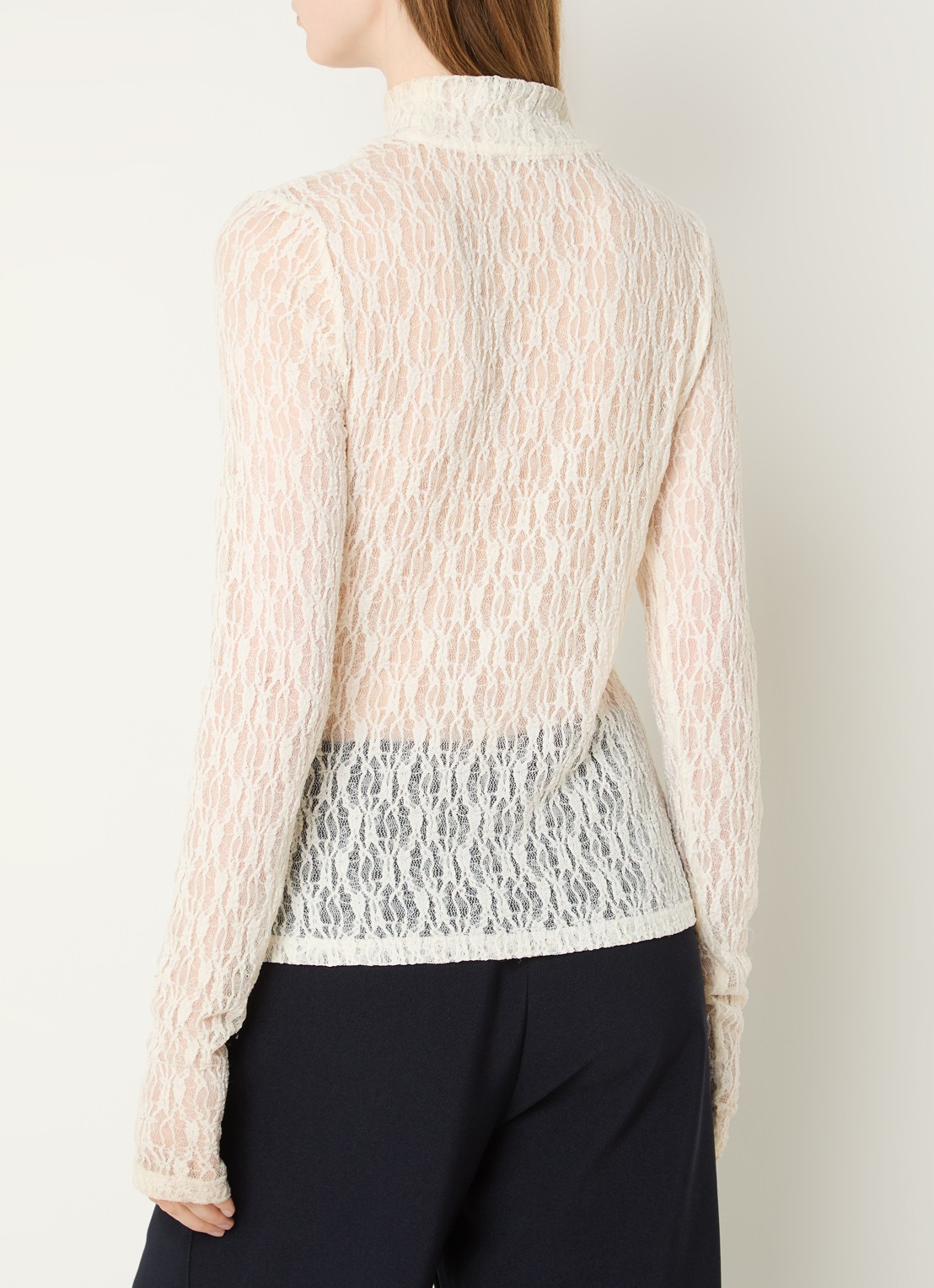 Aaiko Amy semi-transparante top met broderie - achterkant gebroken wit