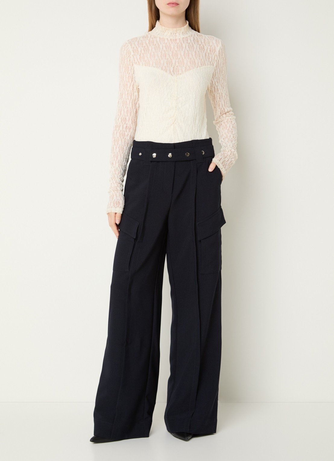 Aaiko Amy semi-transparante top met broderie - voorkant 3 gebroken wit