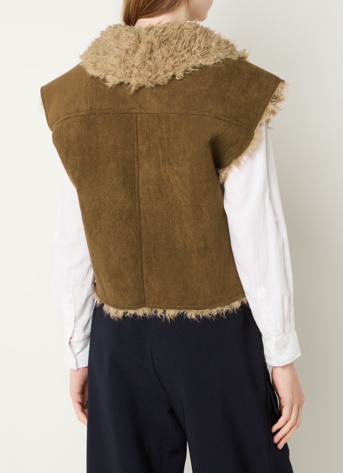 Aaiko Avrelle gilet van imitatiesuède met details van imitatiebont - achterkant 2 mosgroen