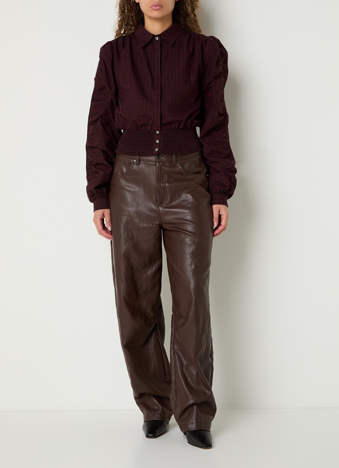 Aaiko Beaudine blouse met ruitdessin en ballonmouw - voorkant 3 bordeauxrood