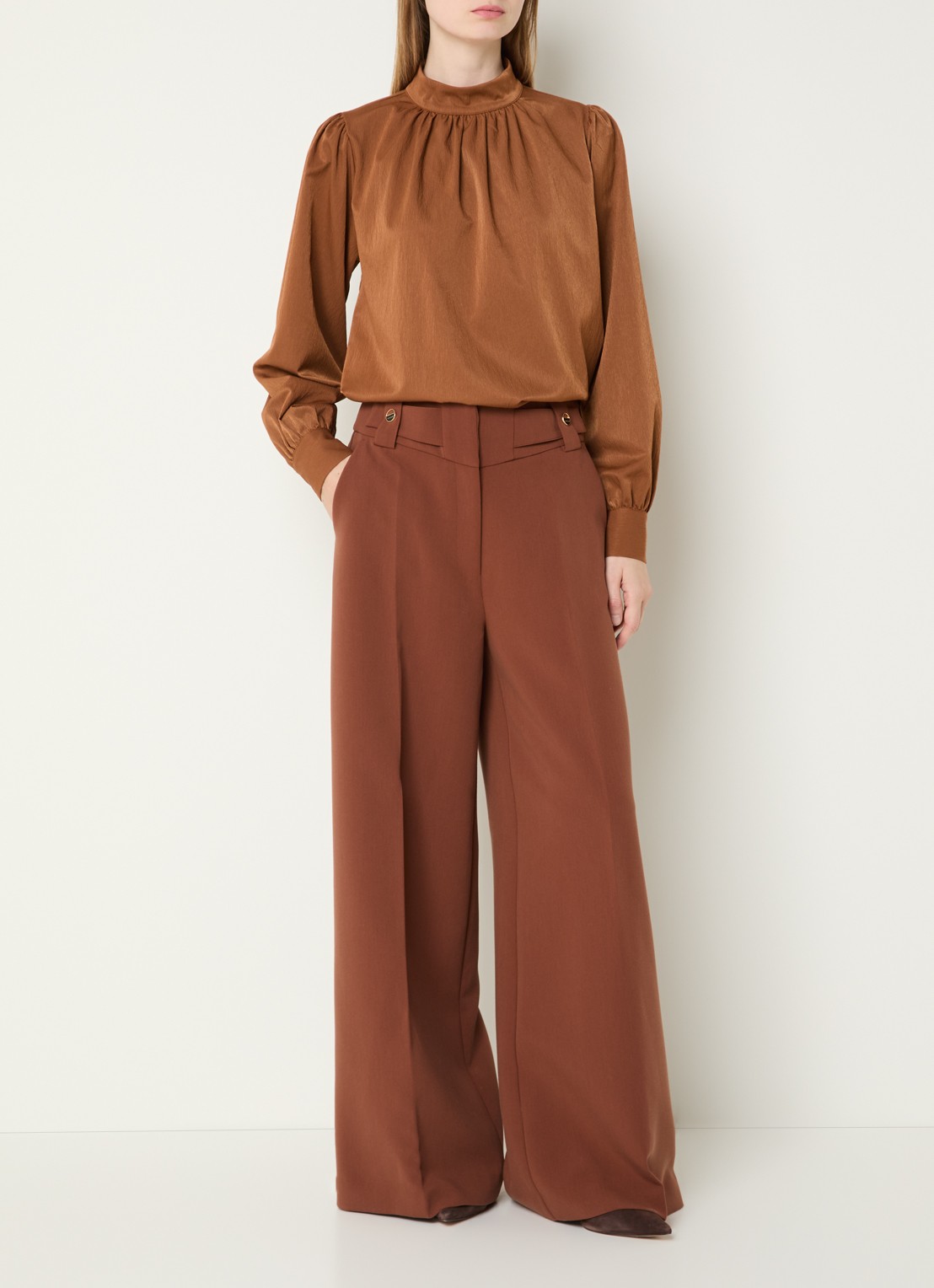 Aaiko Bowi top met sjaalkraag - voorkant 4 cognac