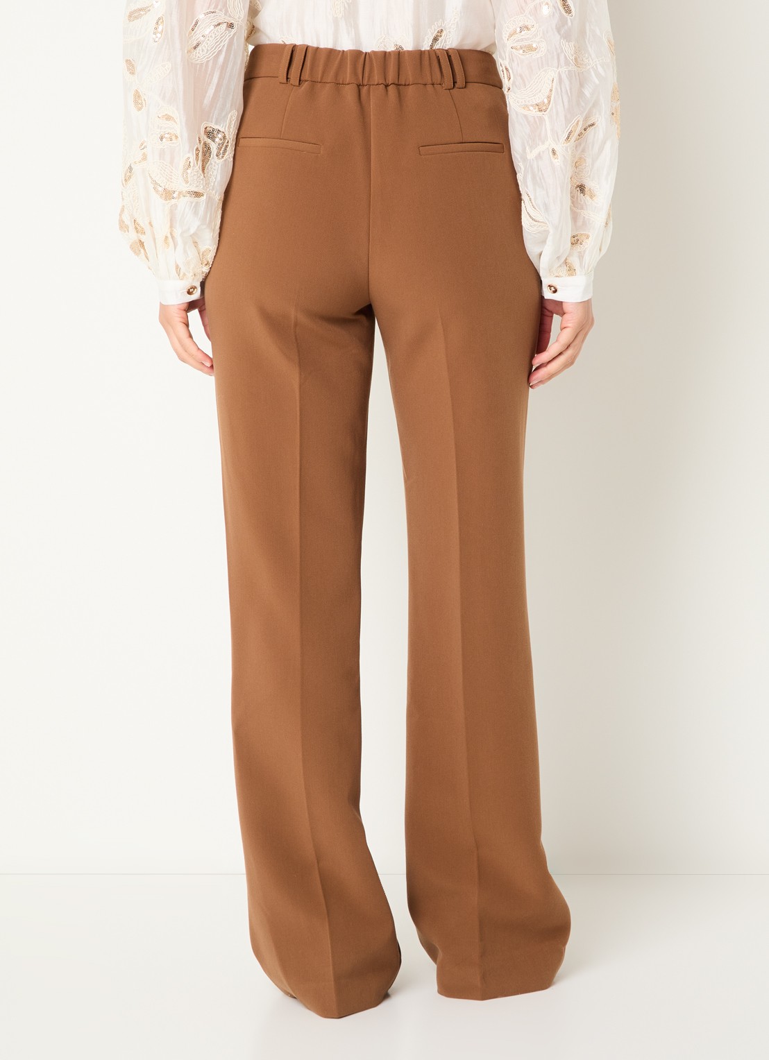 Aaiko Chantalle high waist straight fit broek met steekzakken - achterkant bruin