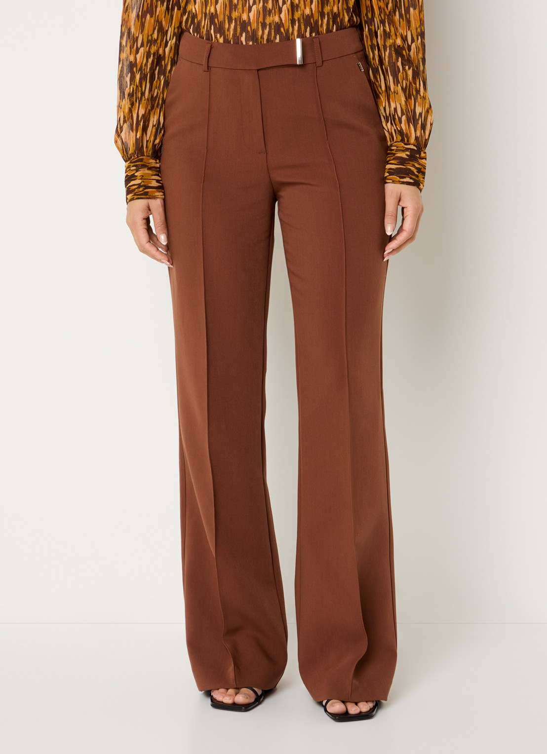 Aaiko Chantalle mid waist flared fit broek met steekzakken - detail 4 bruin