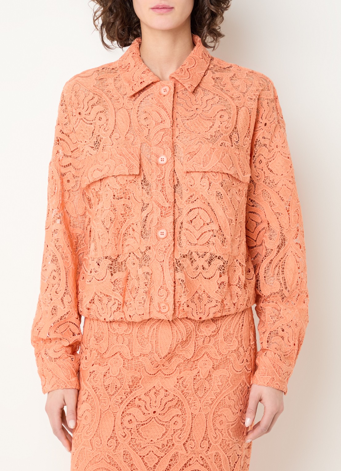 Aaiko Coco blouse met broderie - detail 2 oranje