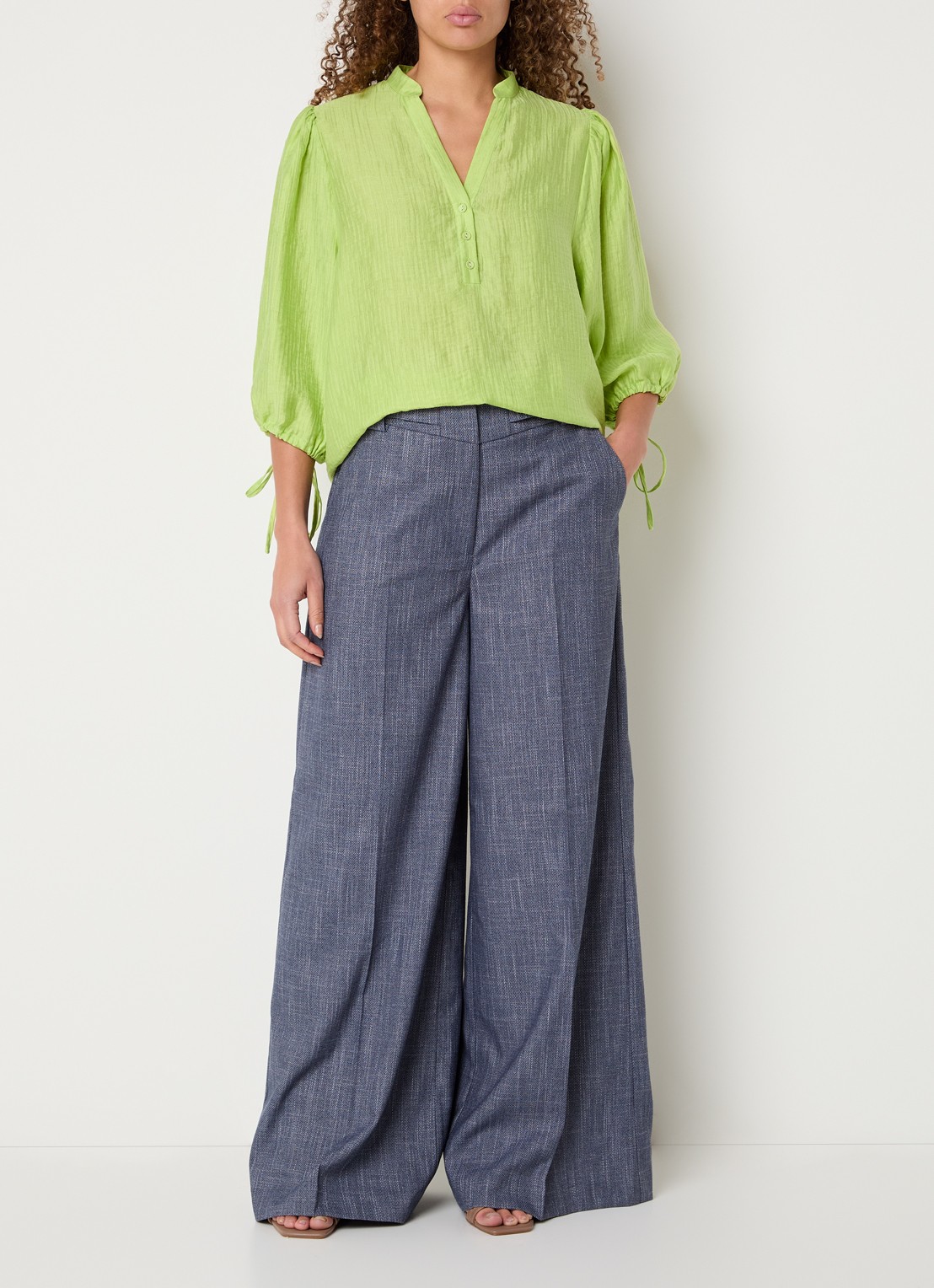 Aaiko Dahla tuniek met V-hals en ballonmouw - voorkant 3 lime
