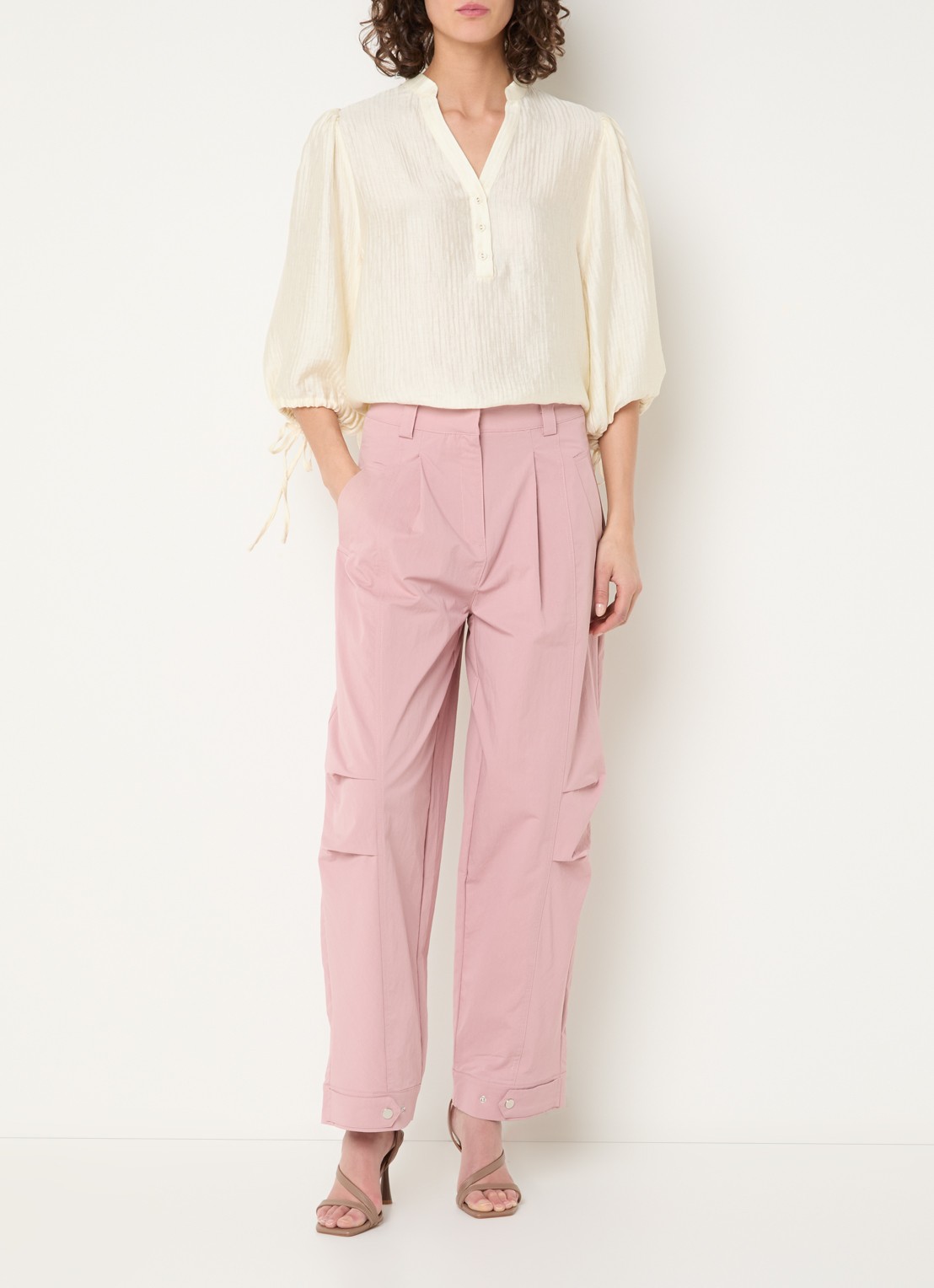 Aaiko Dahla tuniek met V-hals en ballonmouw - voorkant 3 taupe