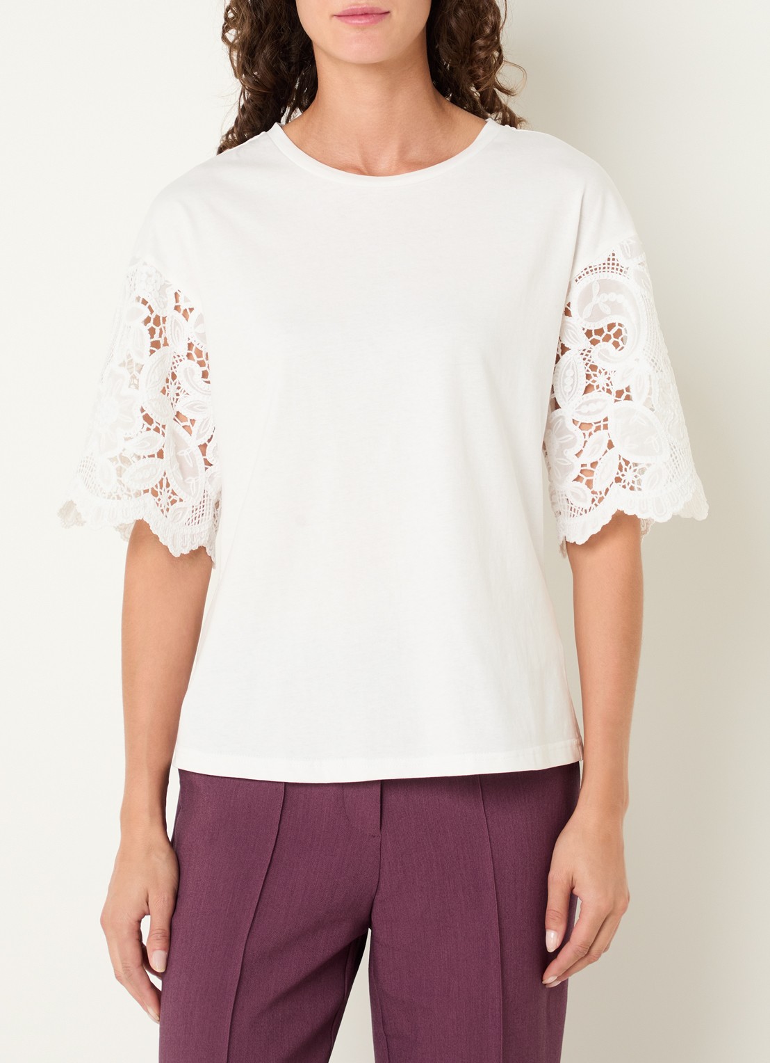 Aaiko Esther T-shirt met broderie - detail 3 gebroken wit