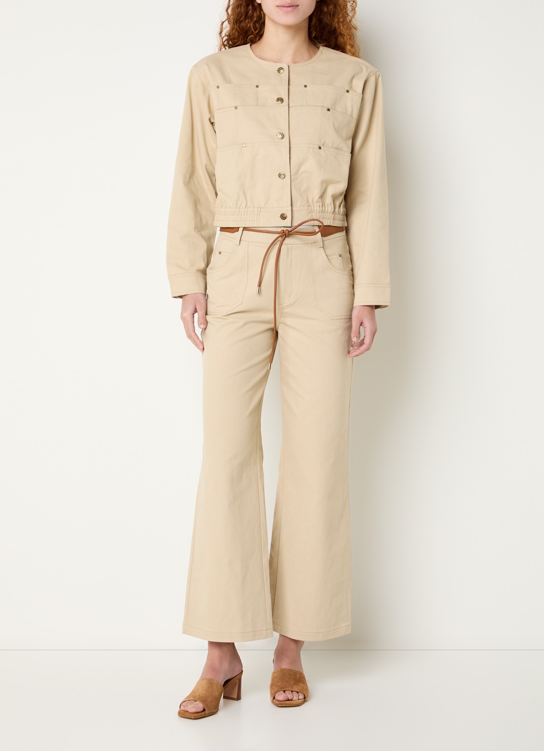 Aaiko Fallon cropped jack met opgestikte zakken - voorkant 2 beige