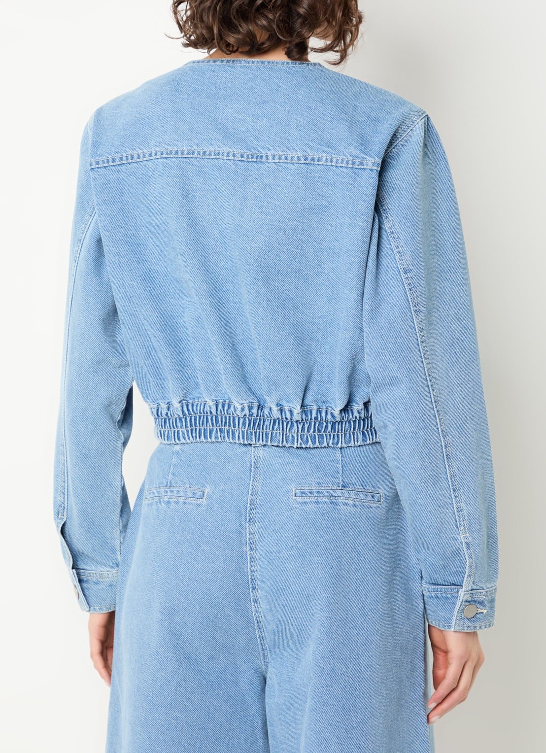 Aaiko Fallon cropped spijkerjas met ronde hals - achterkant indigo