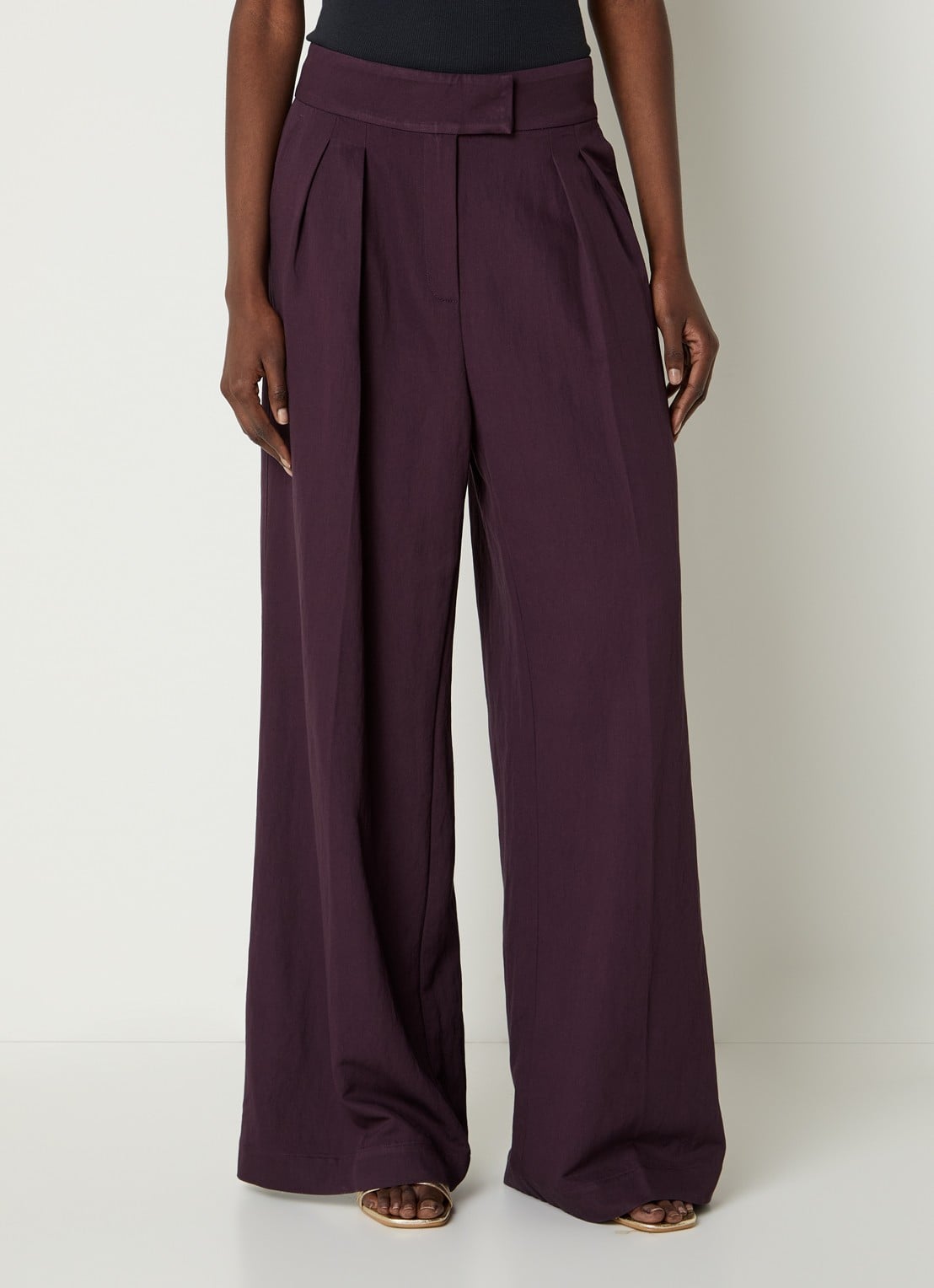 Aaiko Frederique high waist wide fit pantalon met steekzakken - detail aubergine