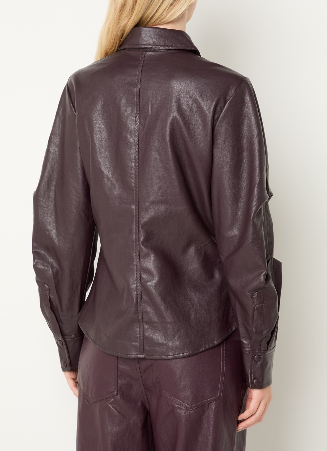 Aaiko Isabel blouse van imitatieleer - achterkant 2 aubergine
