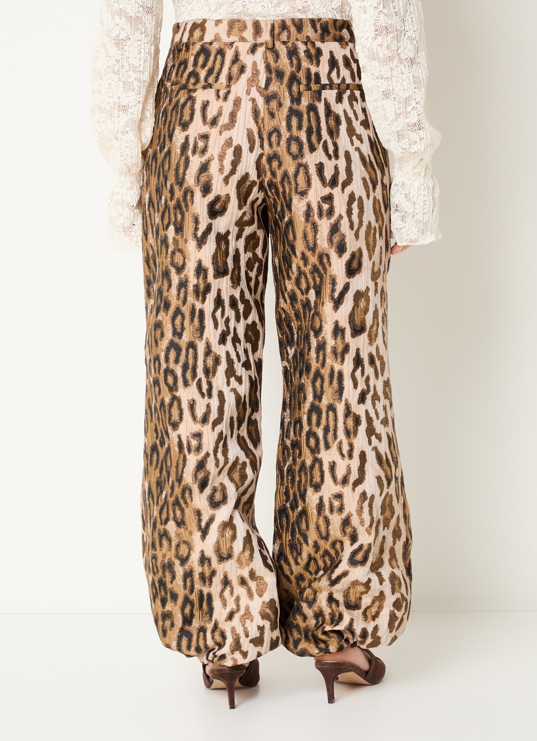 Aaiko Jet Animal high waist tapered fit broek met jacquard dessin - achterkant camel