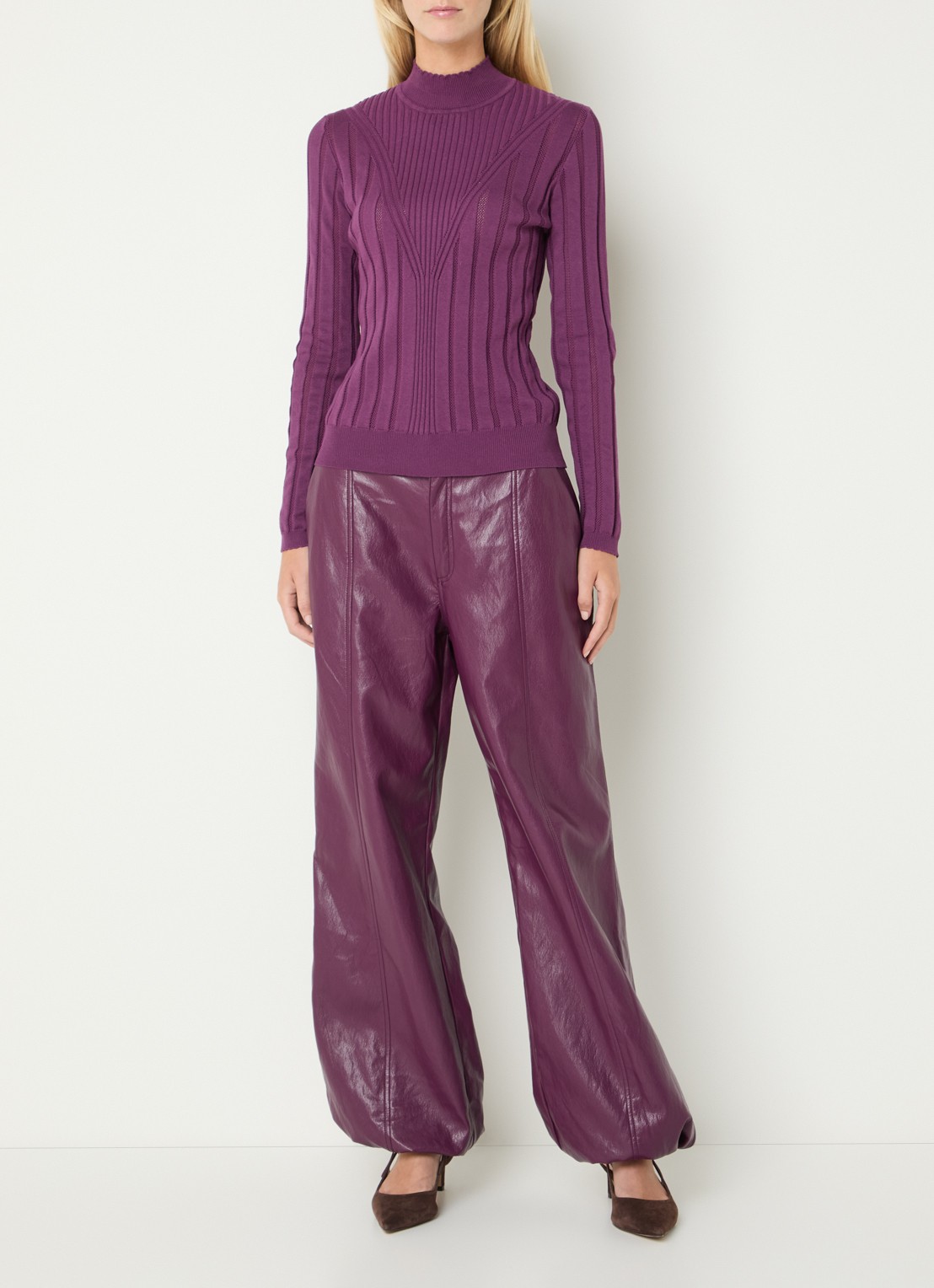 Aaiko Jet high waist tapered fit broek van imitatieleer - voorkant 3 paars
