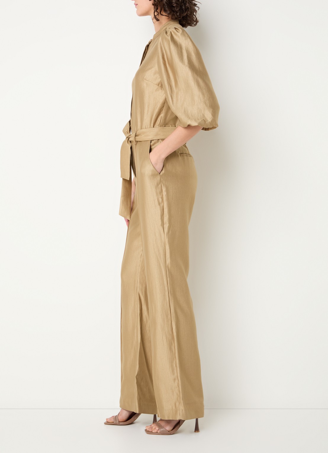 Aaiko Katy straight fit jumpsuit met strikceintuur - voorkant 2 lichtbruin