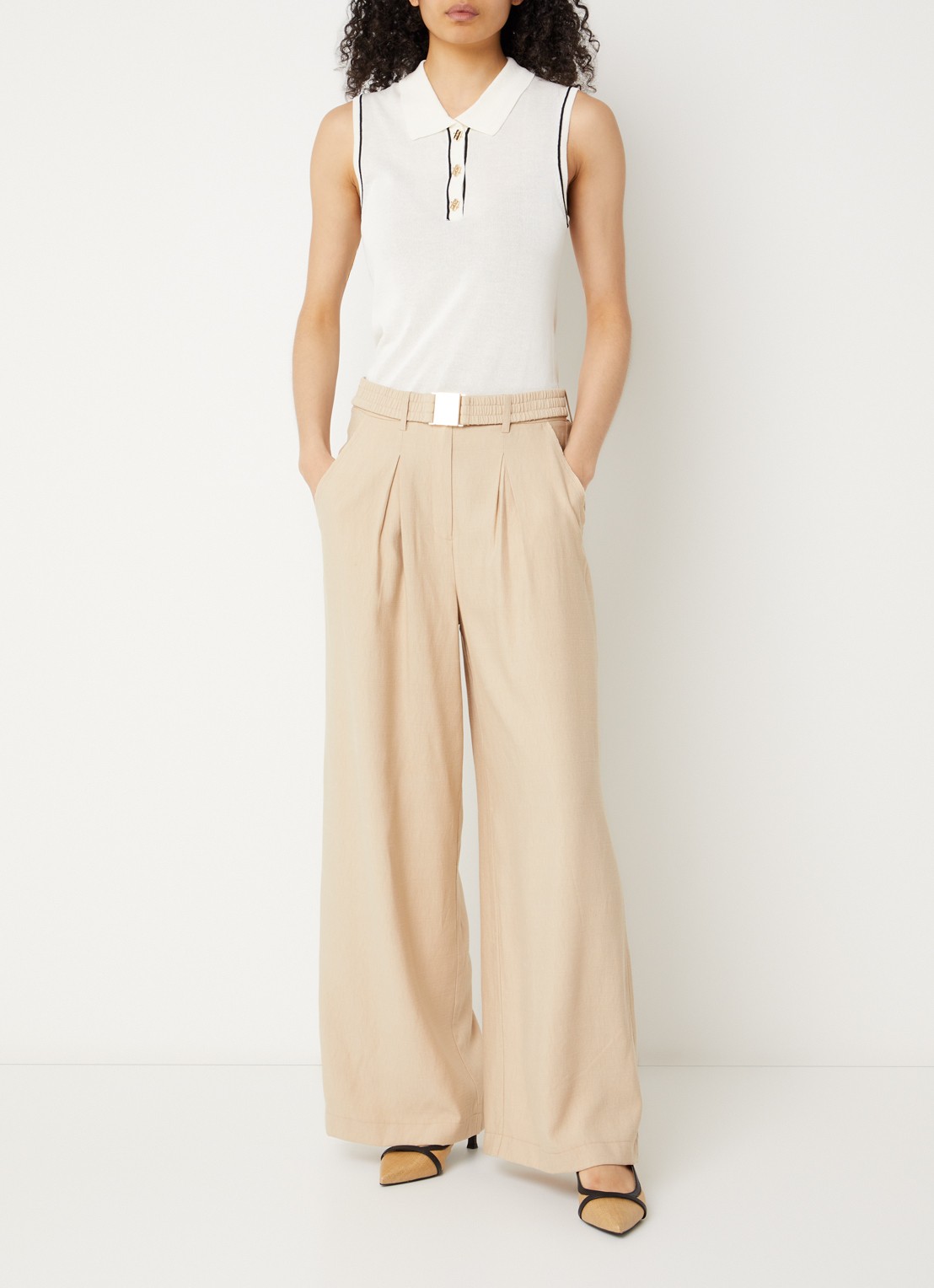 Aaiko Lara top met kraag - voorkant 4 beige