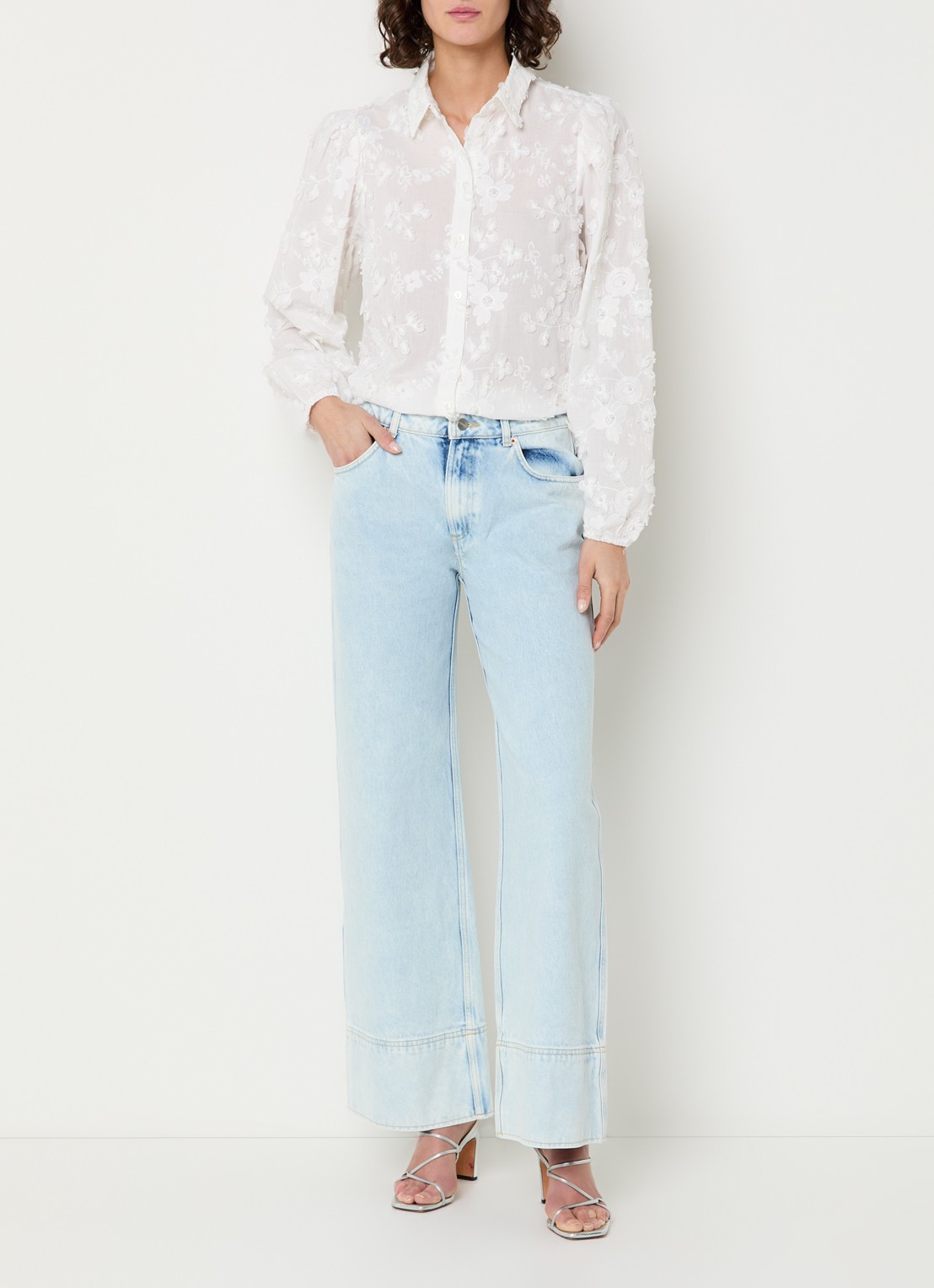 Aaiko Lien blouse met bloemborduring - voorkant 4 gebroken wit