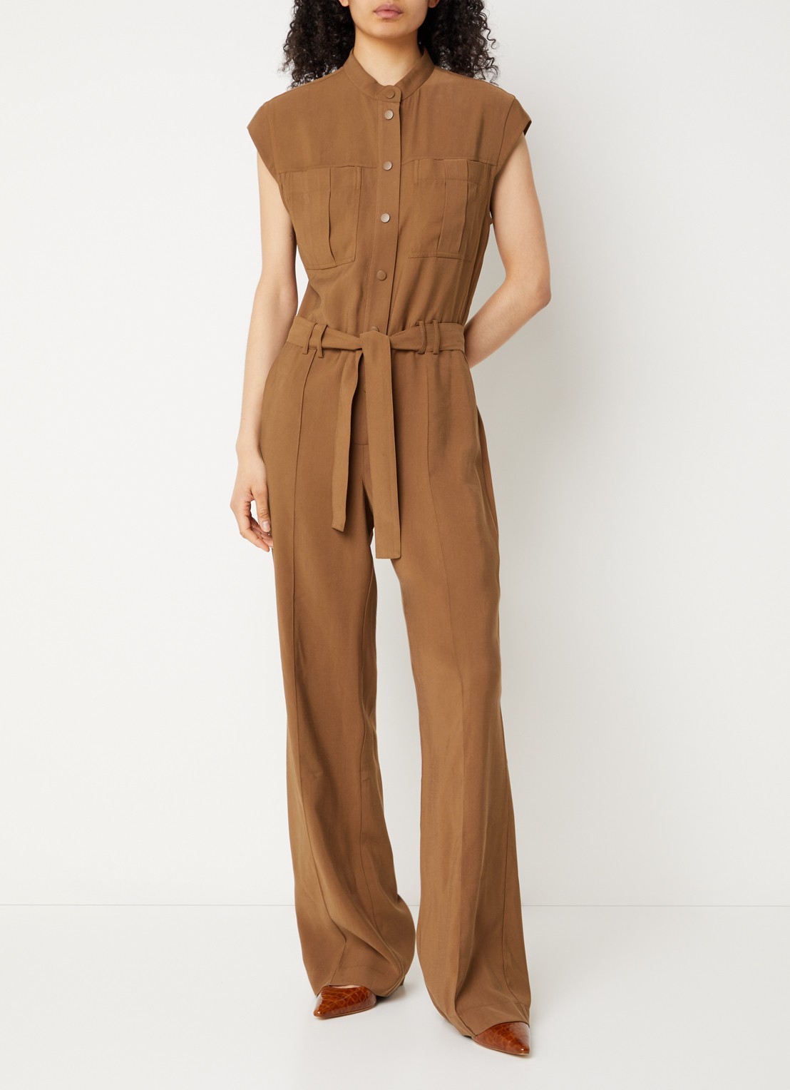 Aaiko Lisanna flared jumpsuit met strikceintuur - detail 4 cognac