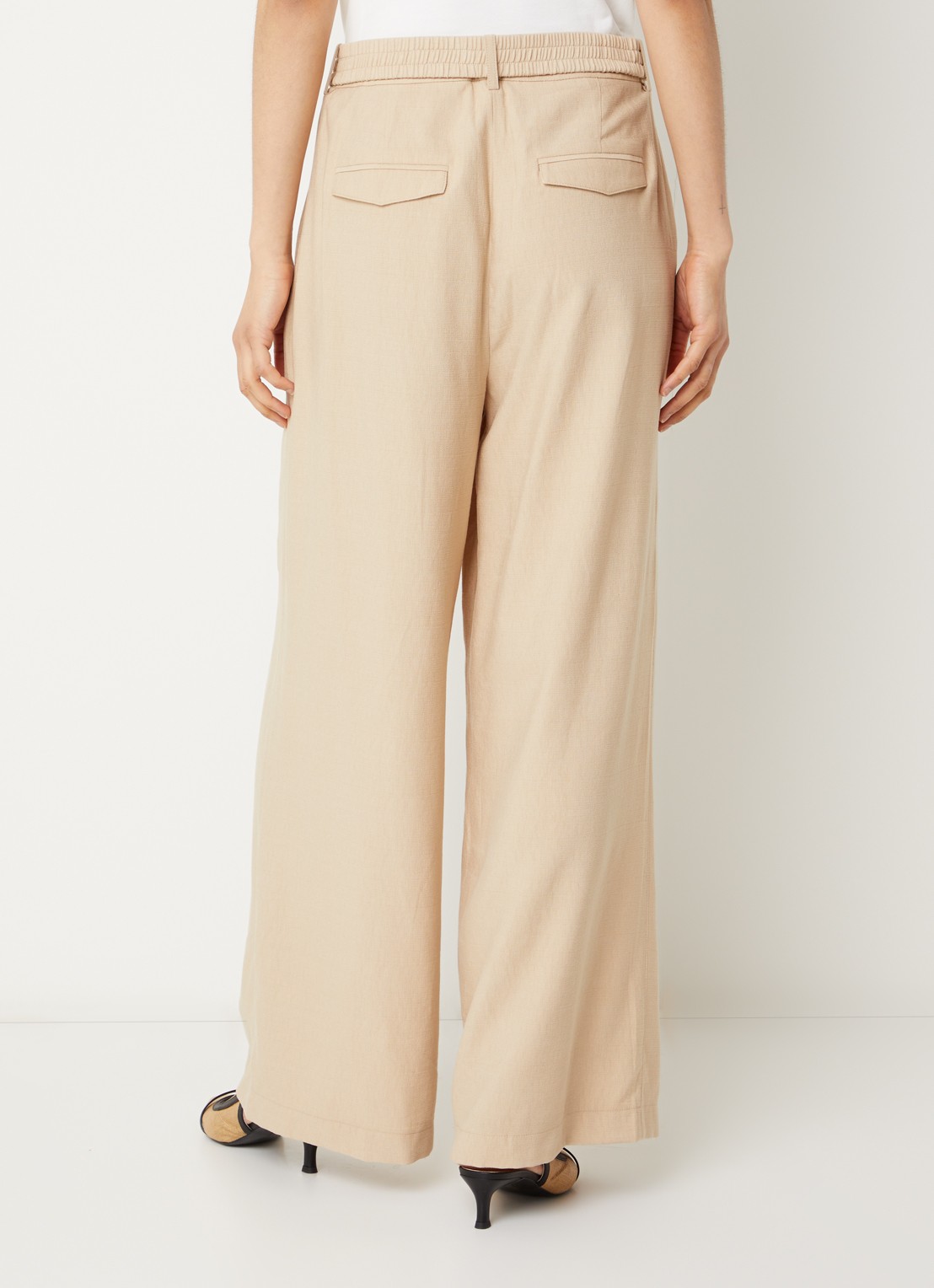 Aaiko Lotty mid waist wide fit palazzo broek met steekzakken - achterkant donkerbeige