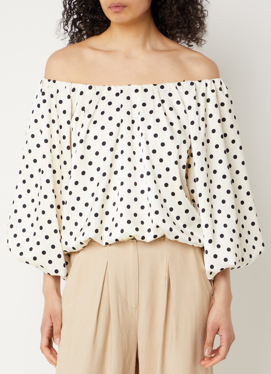 Aaiko Maddy off-shoulder top met pofmouw - detail 4 ivoor