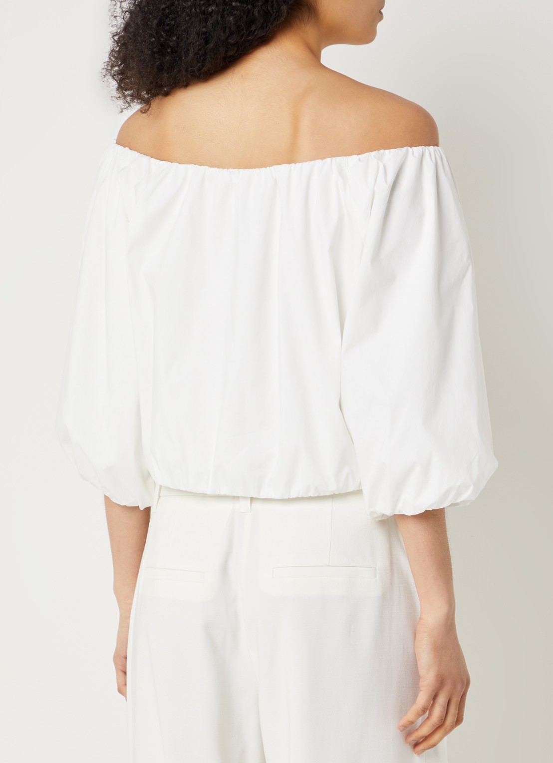 Aaiko Maddy Popline off shoulder top met pofmouw - achterkant 3 wit