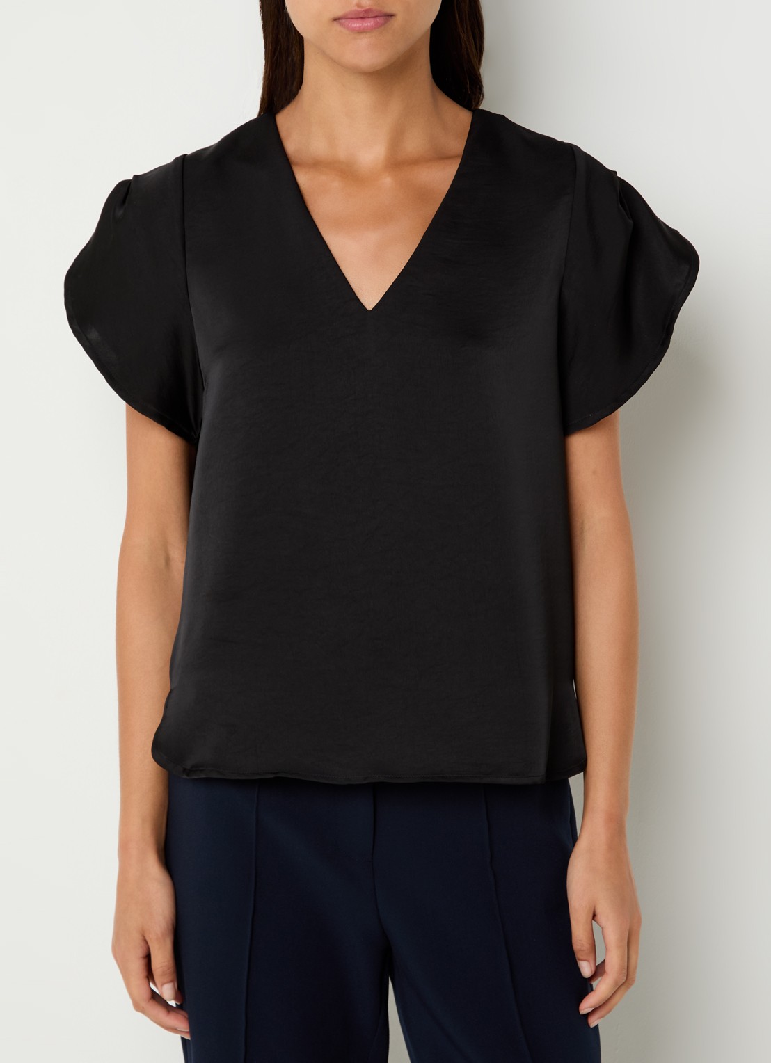 Aaiko Minny top van satijn - detail 3 zwart