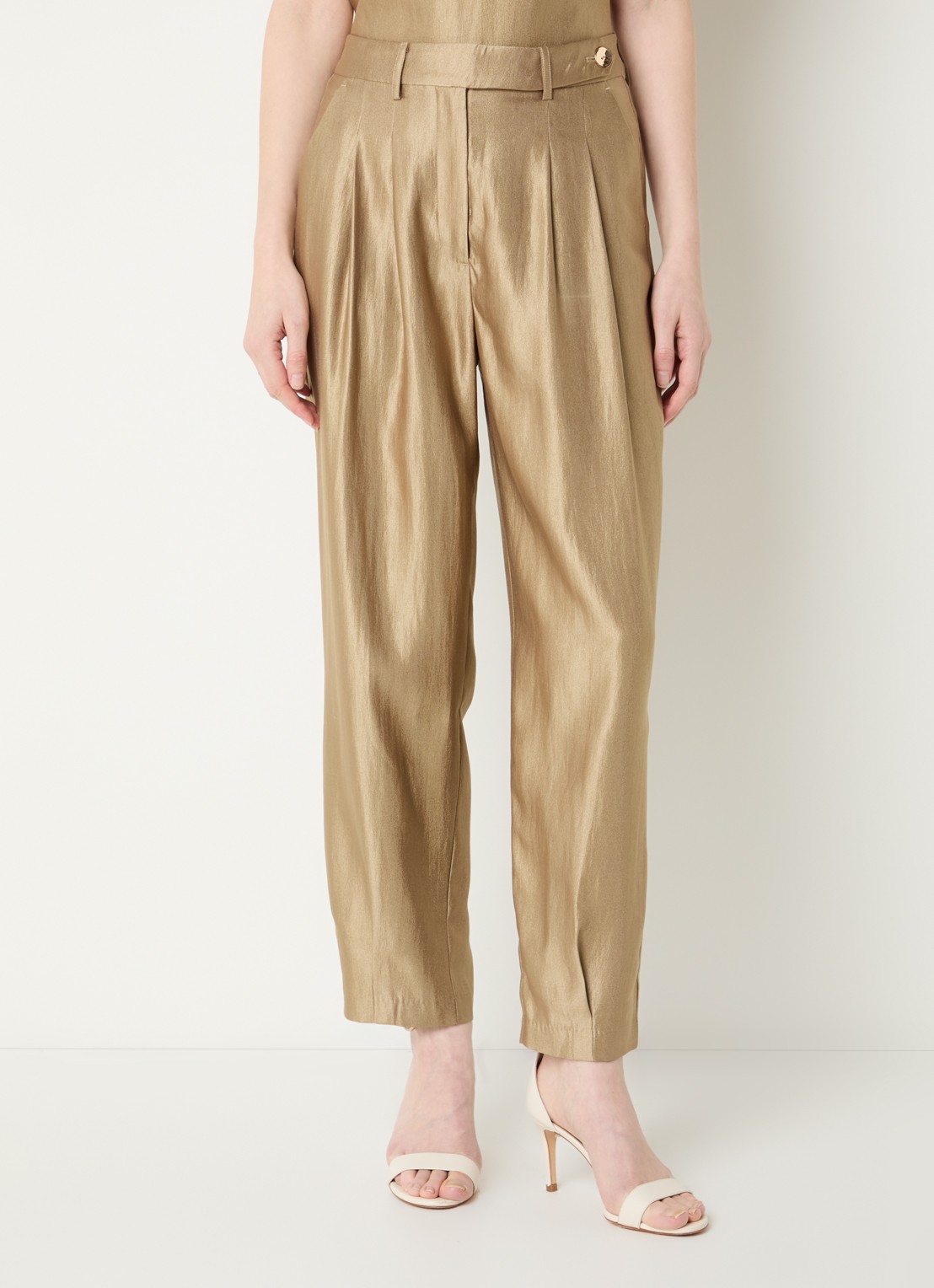 Aaiko Natalya high waist loose fit pantalon met metallic finish - detail 2 goud