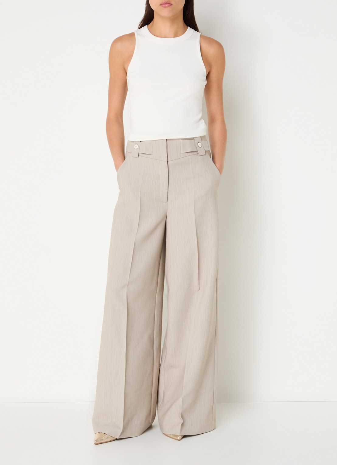 Aaiko Nore high waist wide fit pantalon met steekzakken - voorkant 3 beige