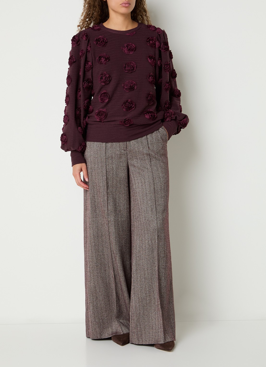 Aaiko Nore mid waist wide fit pantalon met steekzakken - voorkant 3 bordeauxrood