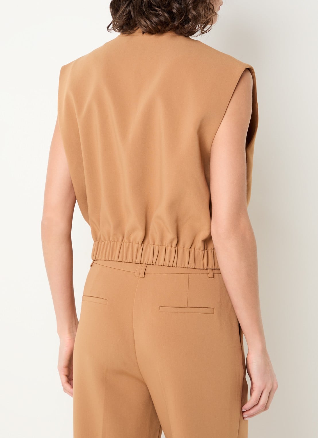 Aaiko Olivia gilet met opstaande kraag - achterkant 4 camel