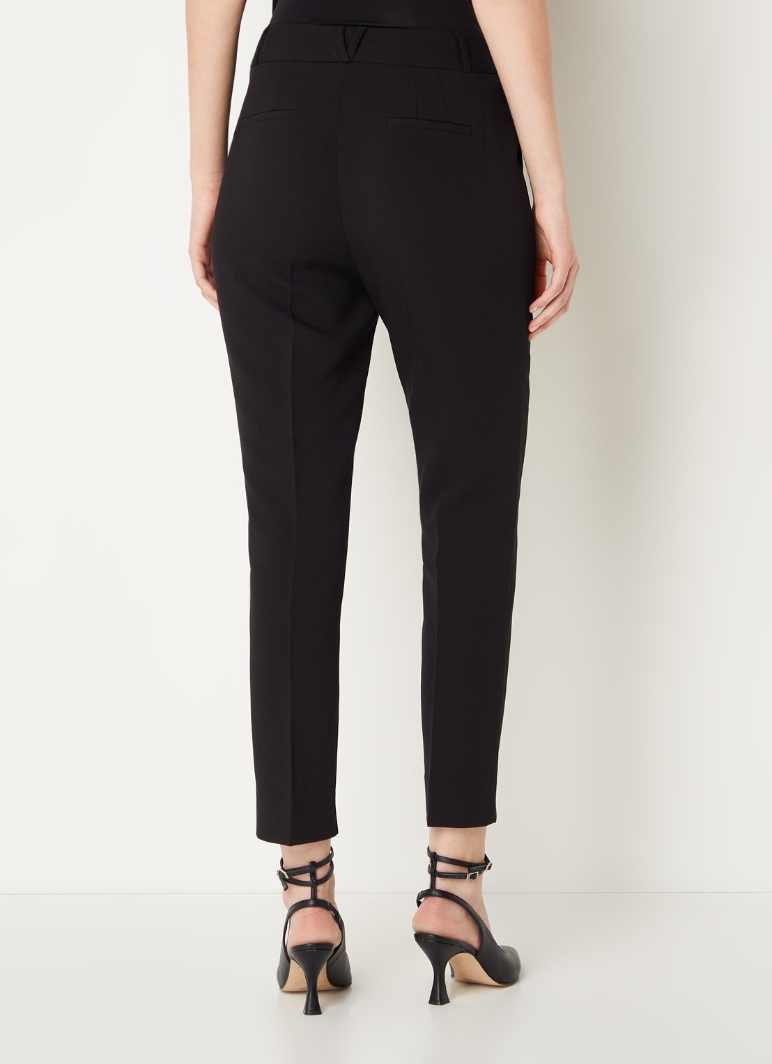 Aaiko Parene high waist tapered fit cropped pantalon met steekzakken  - achterkant zwart