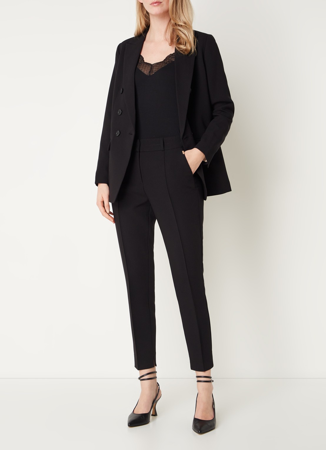 Aaiko Parene high waist tapered fit cropped pantalon met steekzakken  - voorkant 3 zwart