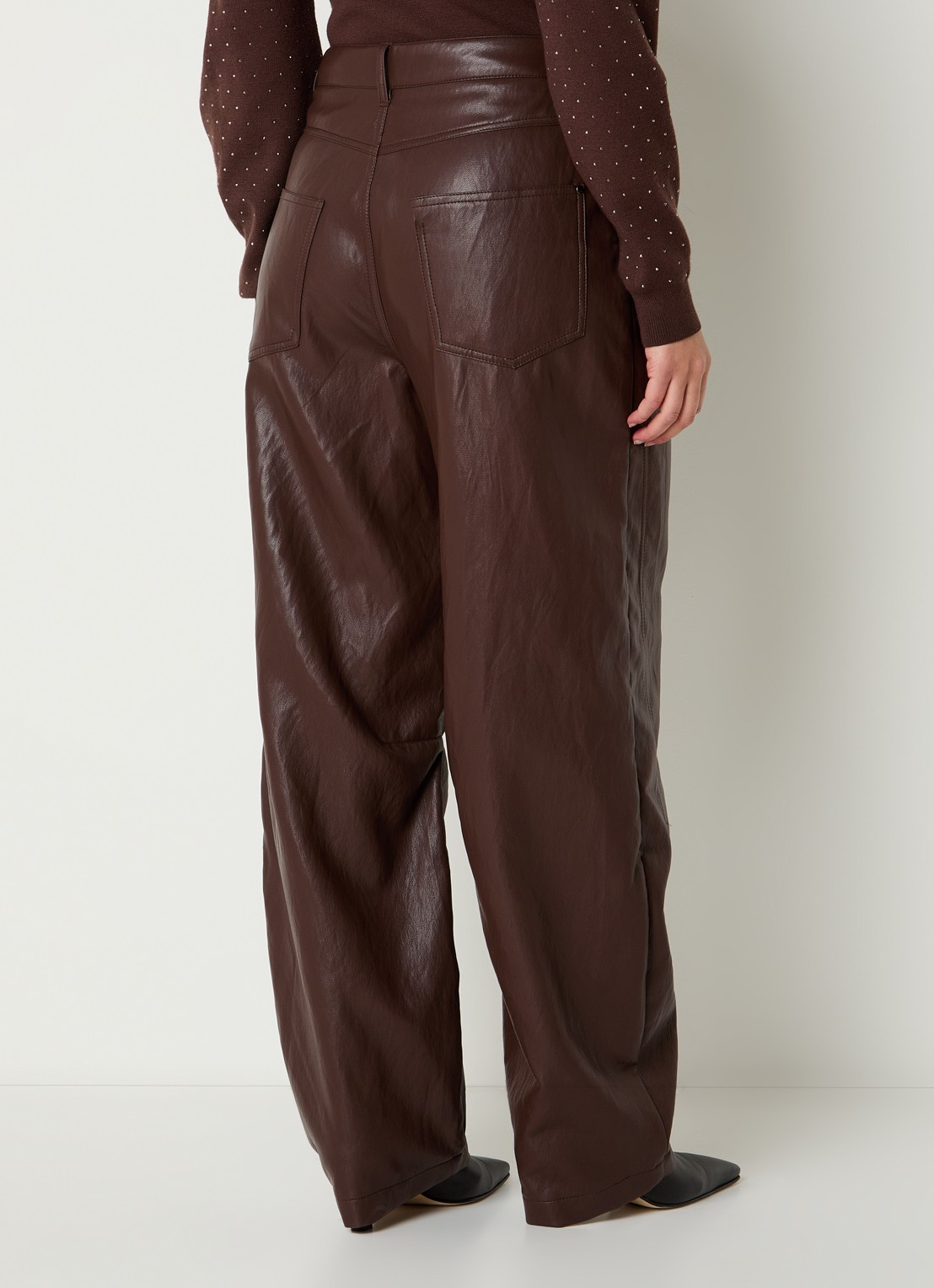 Aaiko Quin high waist balloon fit broek van imitatieleer - achterkant donkerbruin