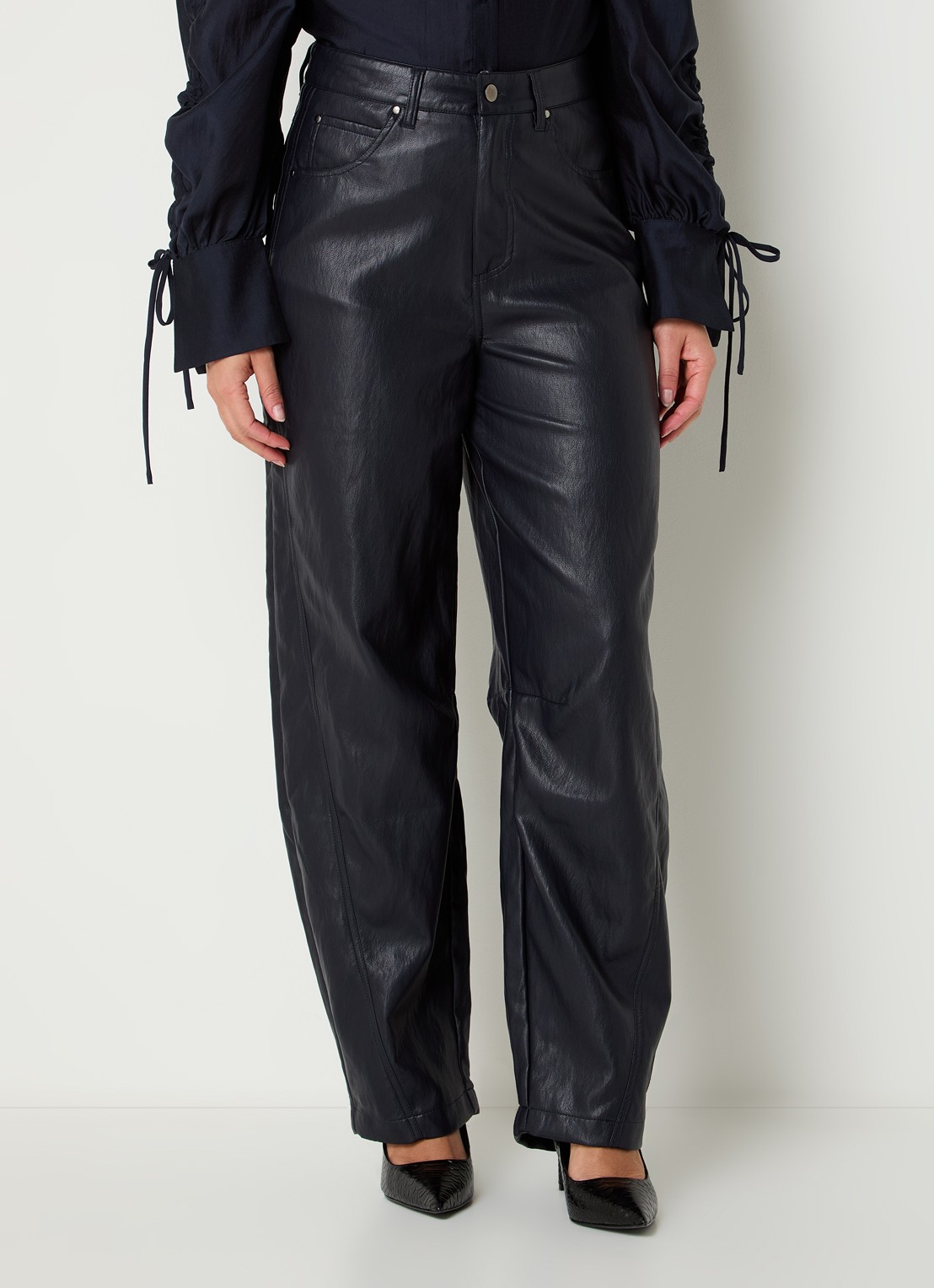 Aaiko Quin high waist balloon fit broek van imitatieleer - detail 2 donkerblauw