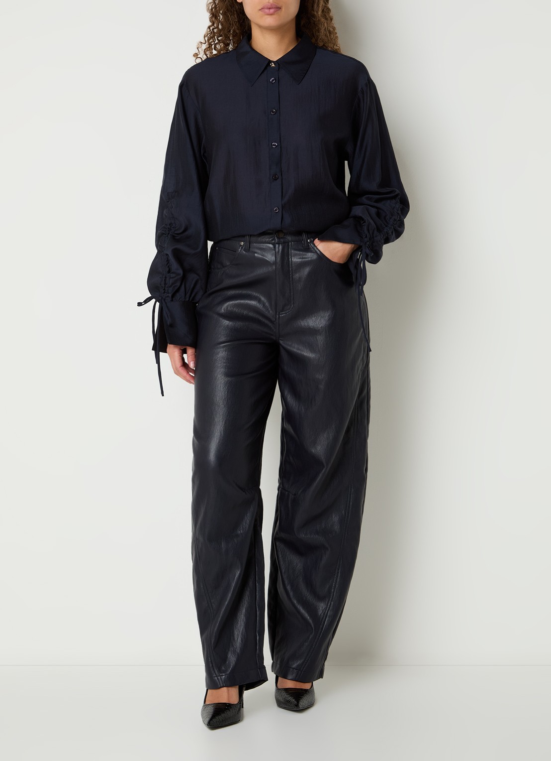Aaiko Quin high waist balloon fit broek van imitatieleer - voorkant 5 donkerblauw