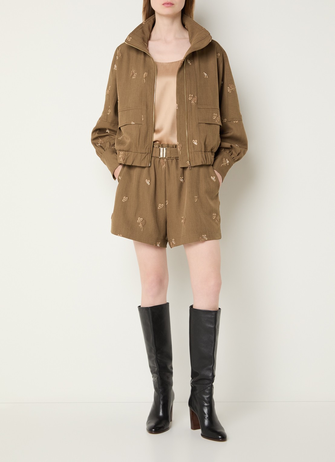 Aaiko Rikkie high waist loose fit korte broek met pailletten en borduring - voorkant 3 mosgroen