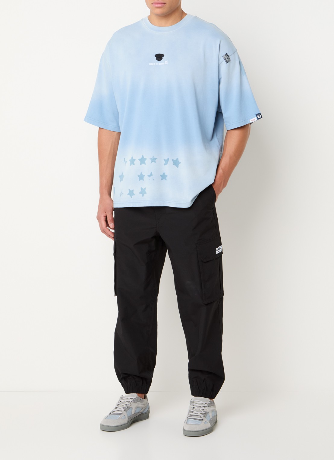 Aape Tapered fit cargobroek met klepzakken - voorkant 2 zwart