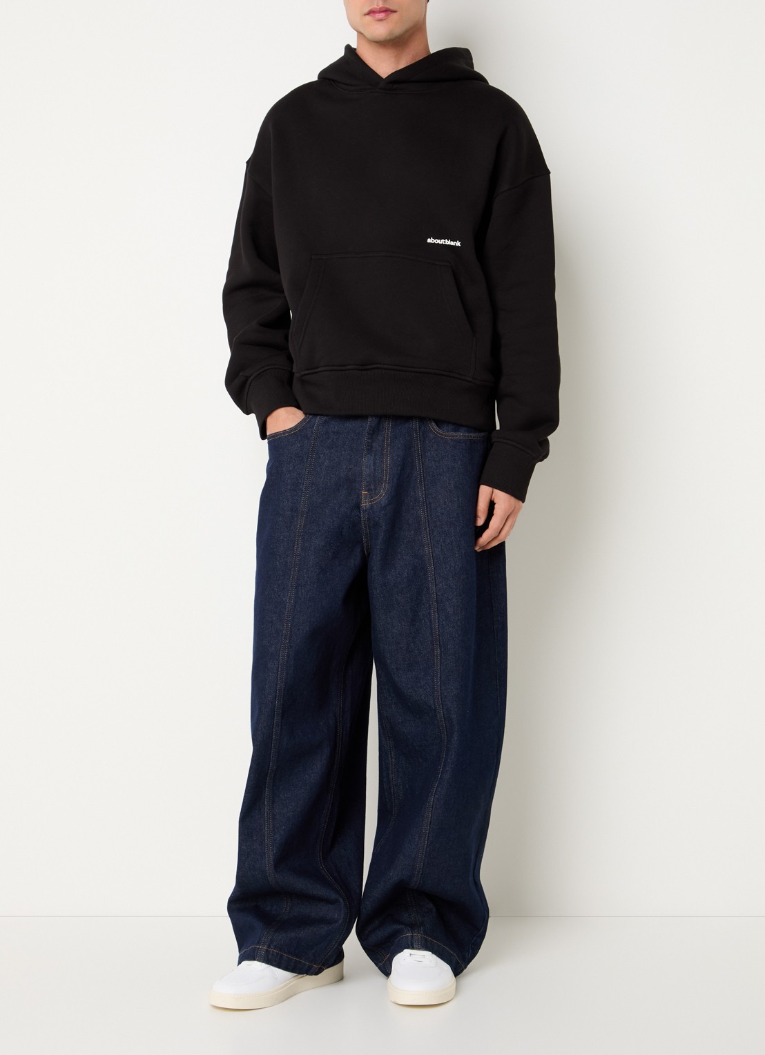 about:blank Box hoodie met logoprint - voorkant 5 zwart
