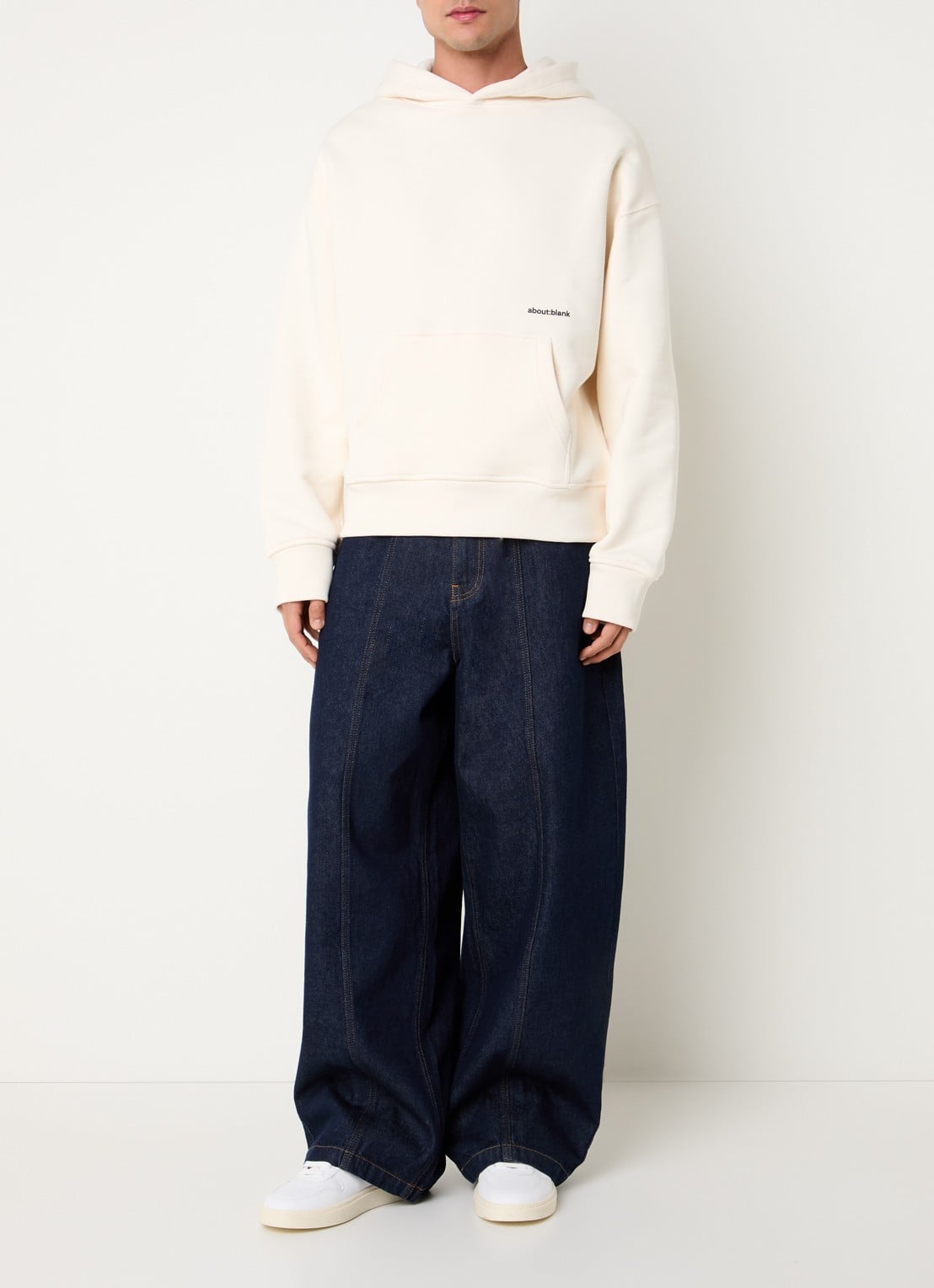 about:blank Box hoodie met logoprint - voorkant 2 creme