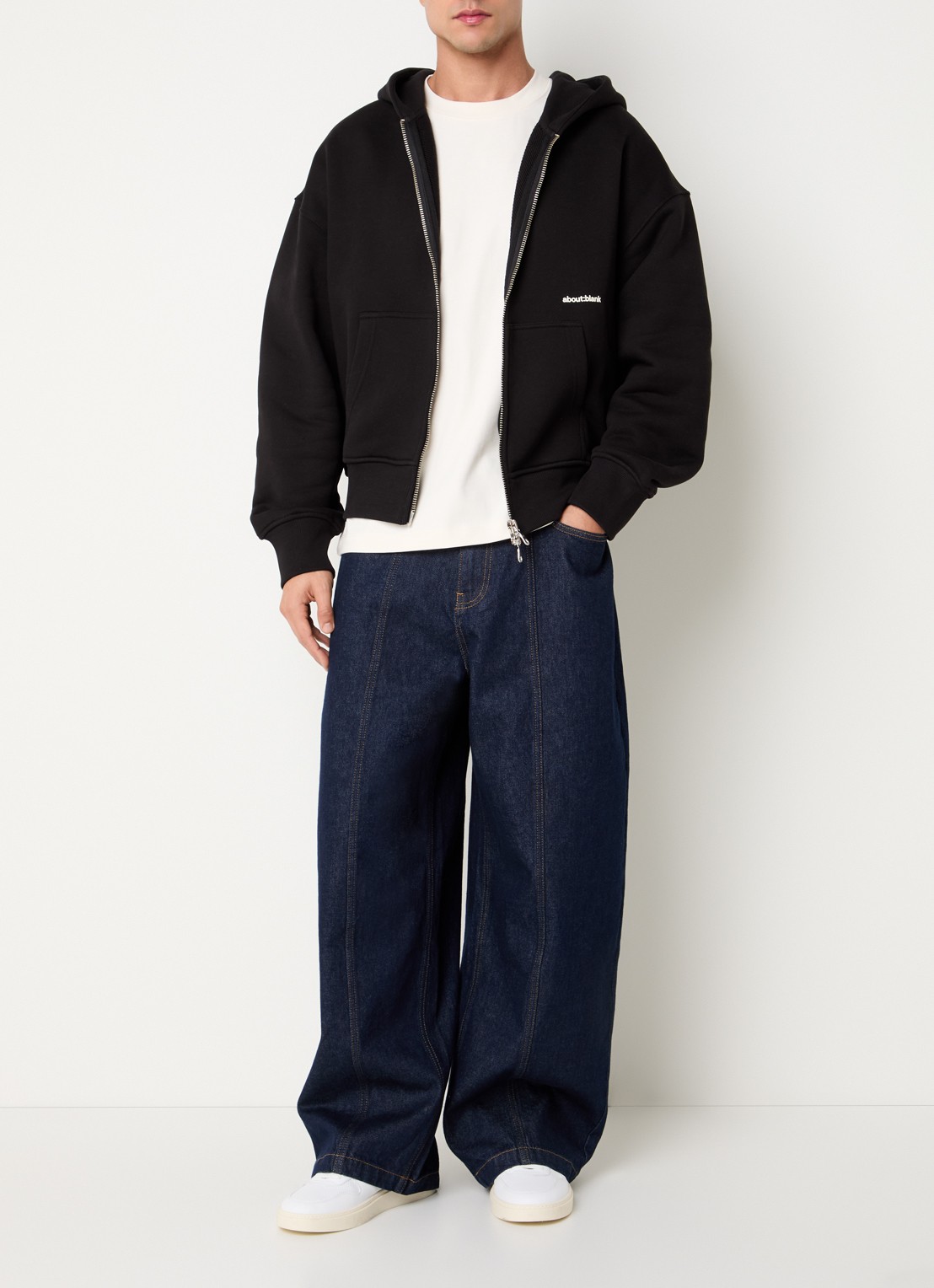 about:blank Box sweatvest met logoprint - voorkant 2 zwart