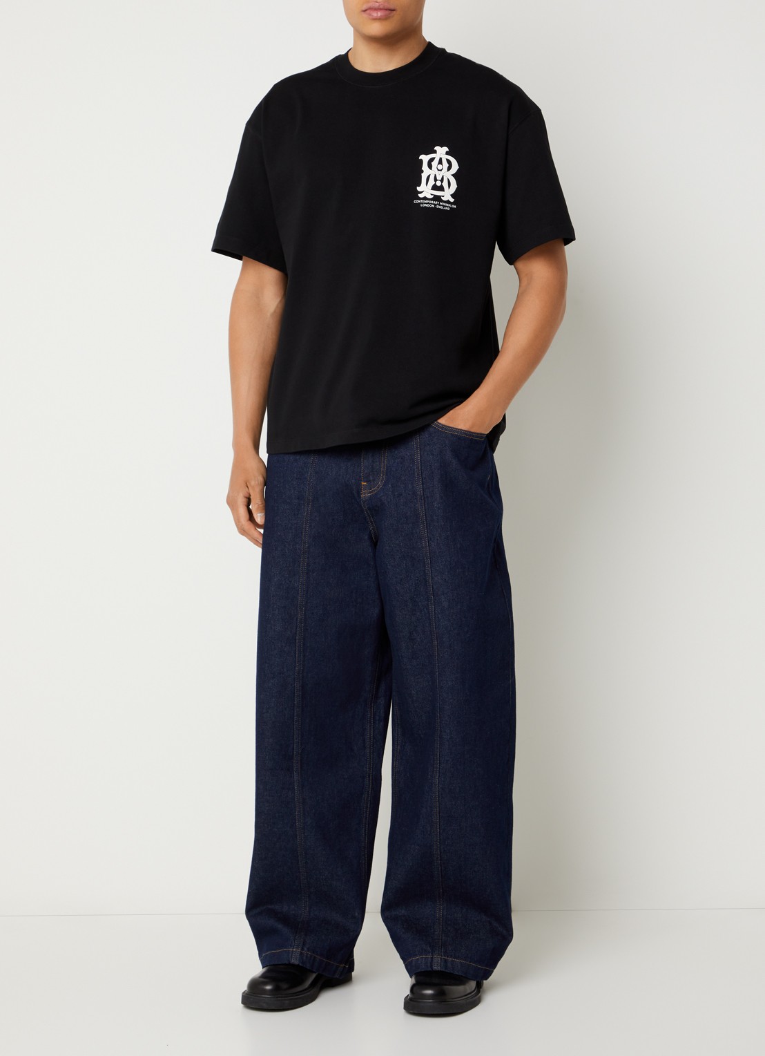 about:blank Disc T-shirt met front- en backprint - voorkant 2 zwart